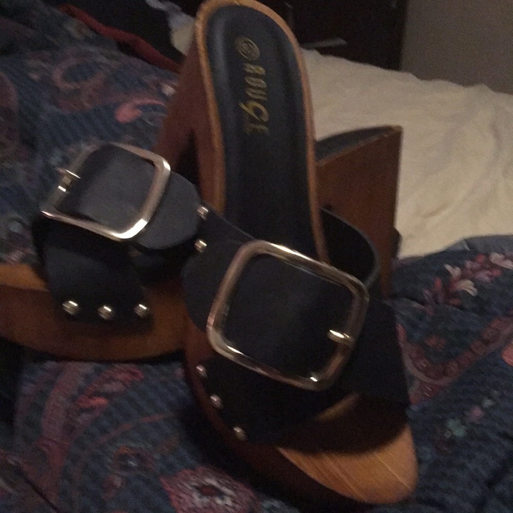 Black elegant wedge shoes light weight
